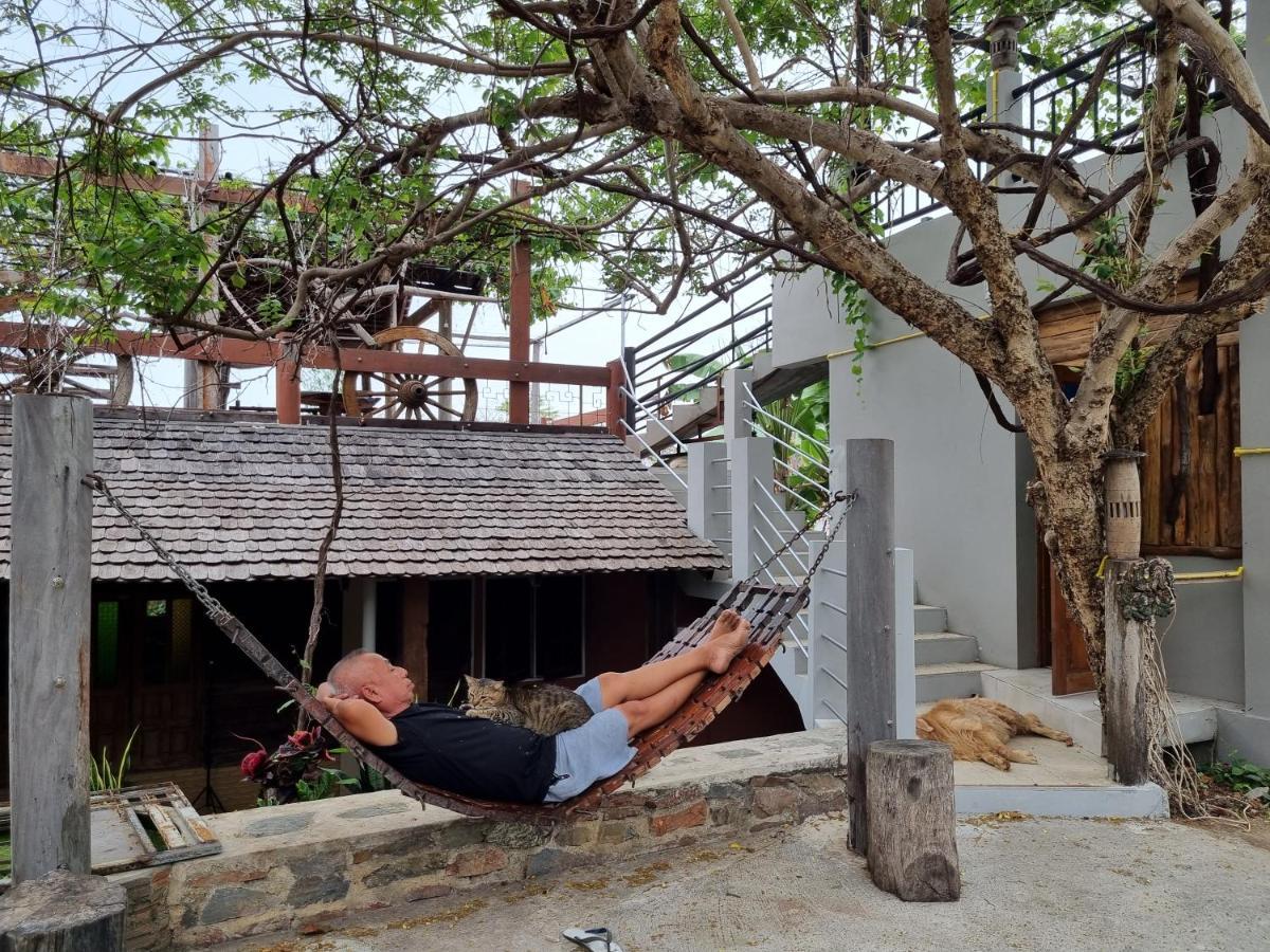 Hello Sichang Bungalow Ko Si Chang Exterior photo